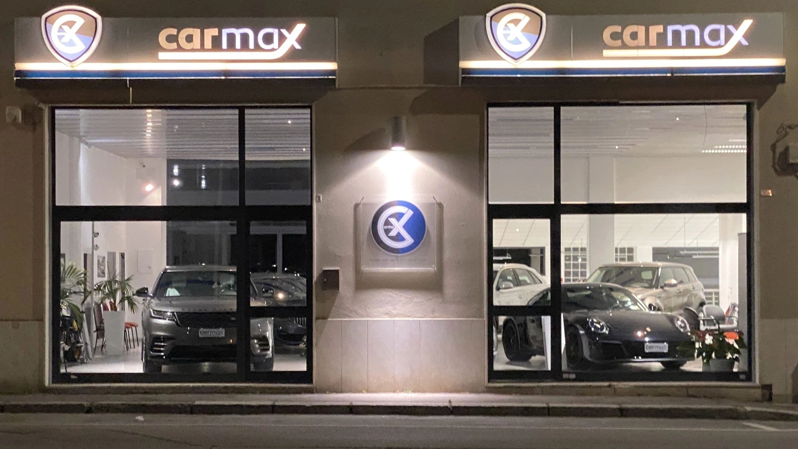Showroom by night