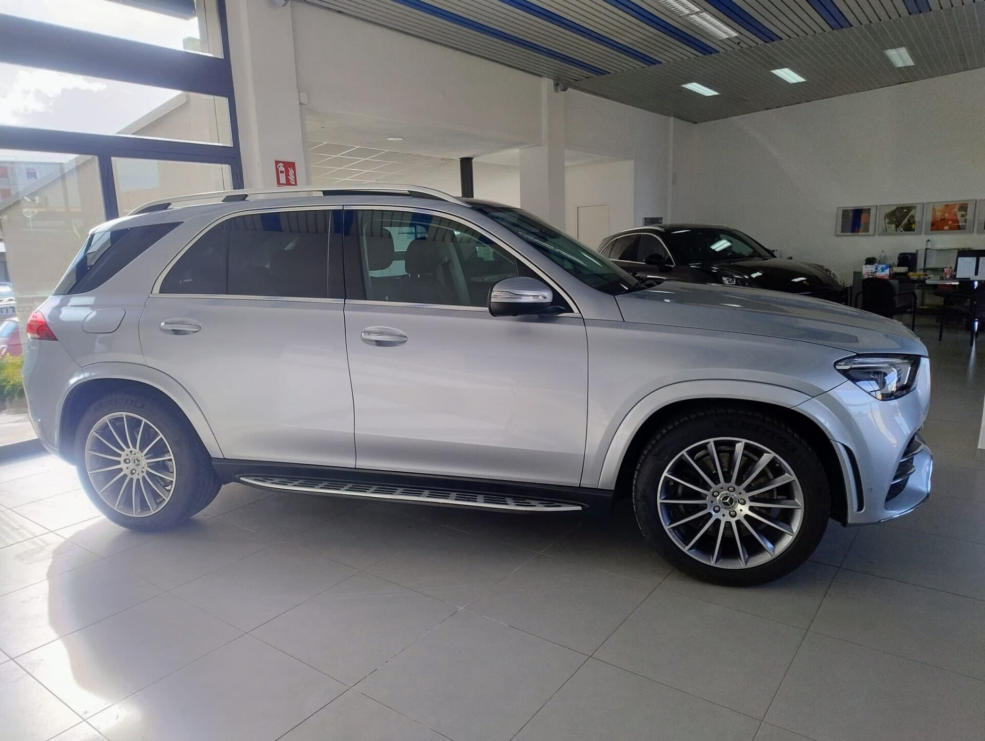 Mercedes-Benz GLE 300 GLE 300 d 4Matic Mild Hybrid Premium Plus 2023 usata a Cagliari — Car Max