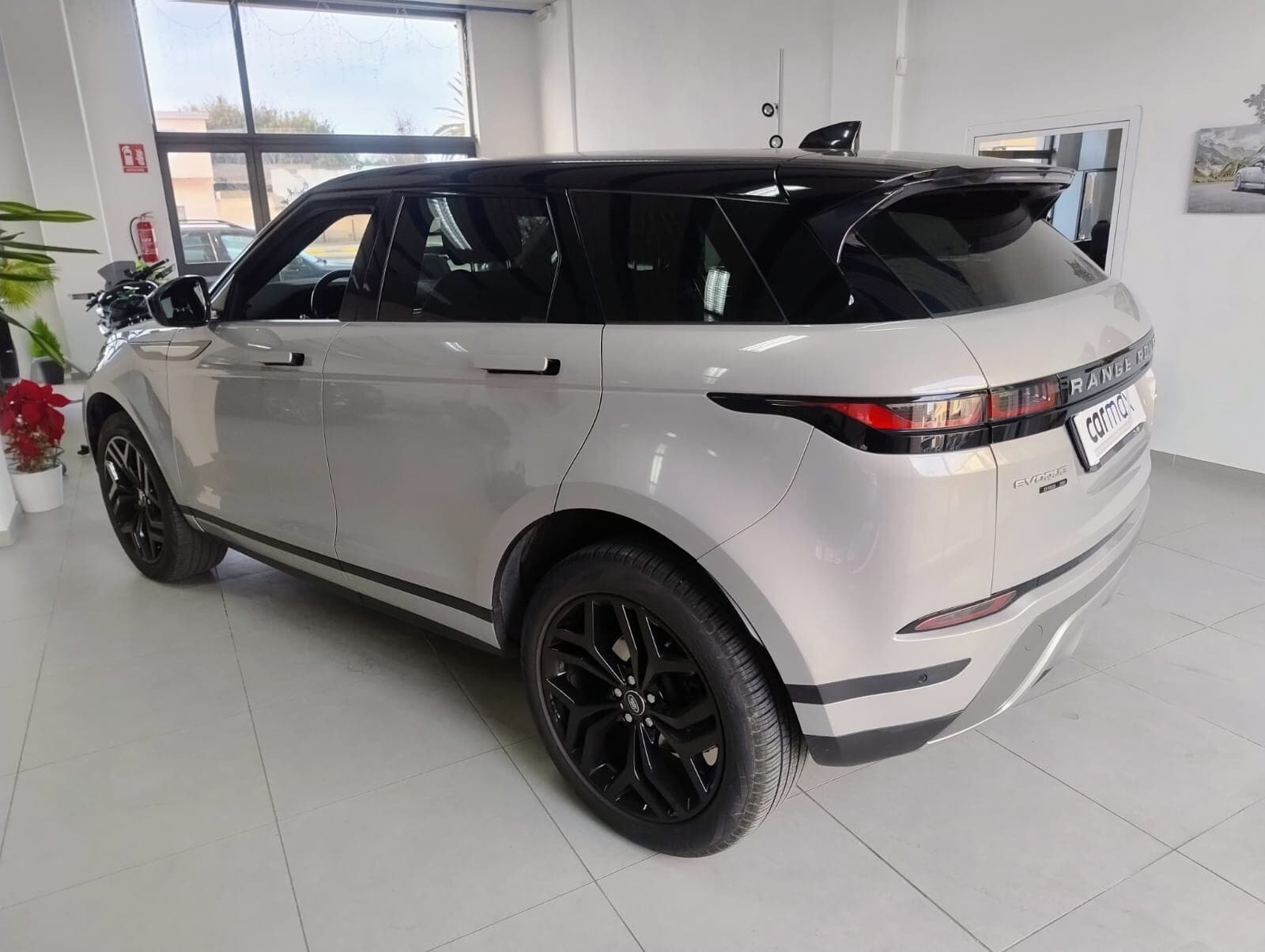 Land Rover Range Rover Evoque Range Rover Evoque 2.0D I4 180 CV AWD Auto SE 2020 usata a Cagliari — Car Max