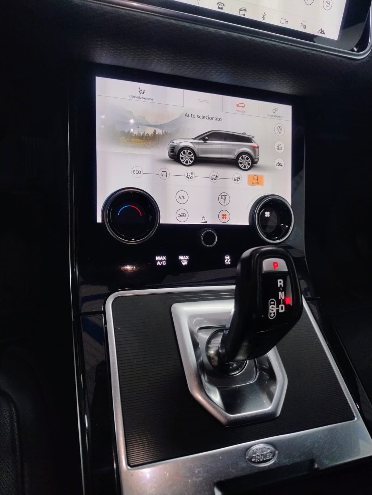 Land Rover Range Rover Evoque Range Rover Evoque 2.0D I4 180 CV AWD Auto SE 2020 usata a Cagliari — Car Max