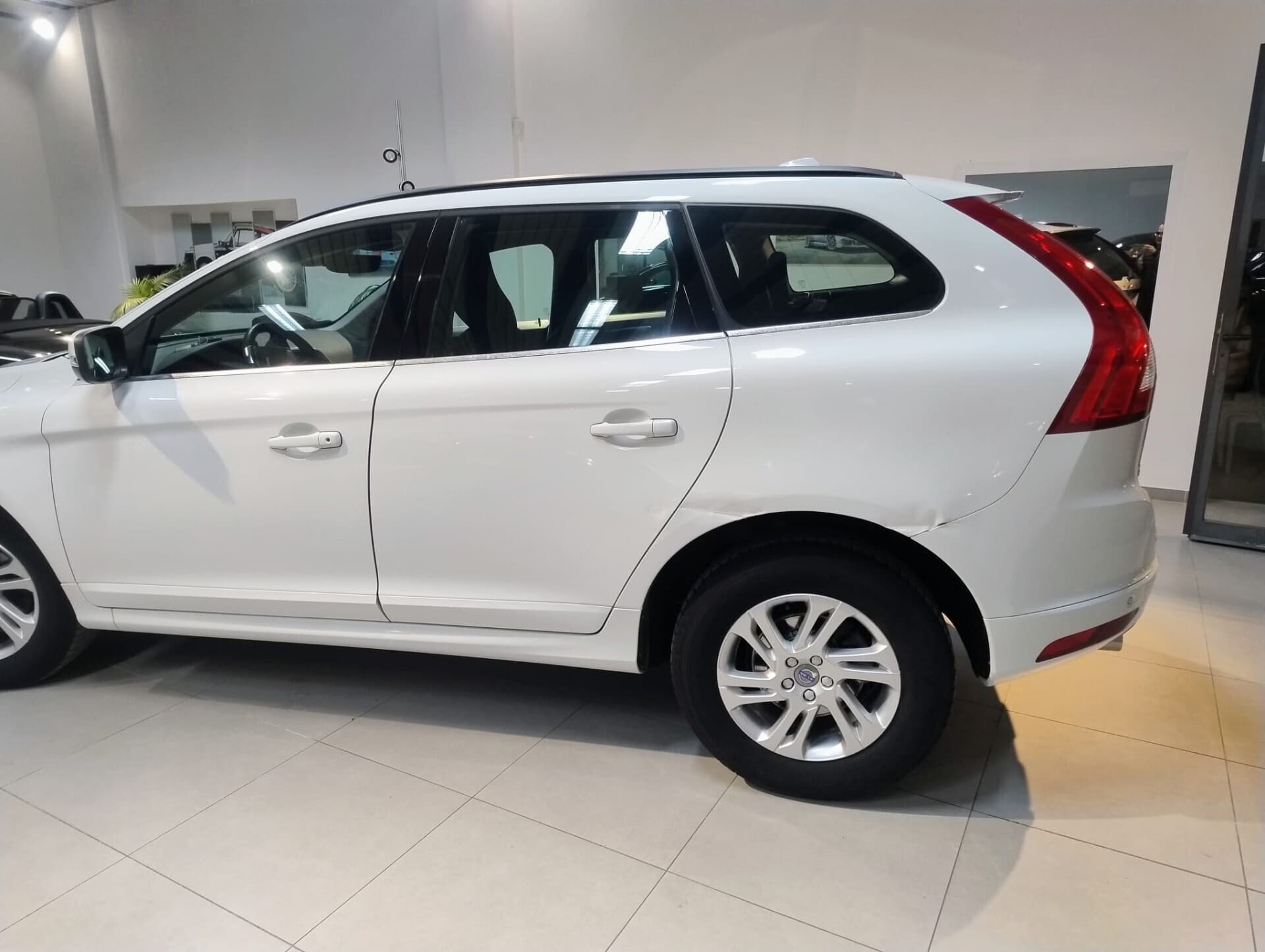 Volvo XC 60 XC60 D3 Geartronic Business 2017 usata a Cagliari — Car Max