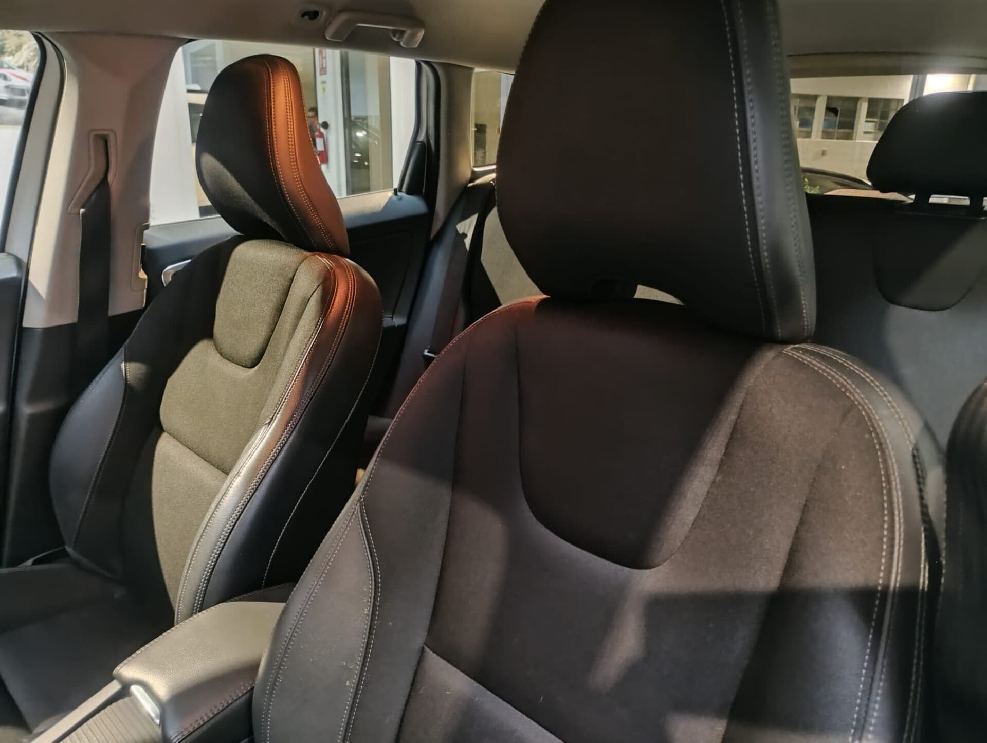 Volvo XC 60 XC60 D3 Geartronic Business 2017 usata a Cagliari — Car Max