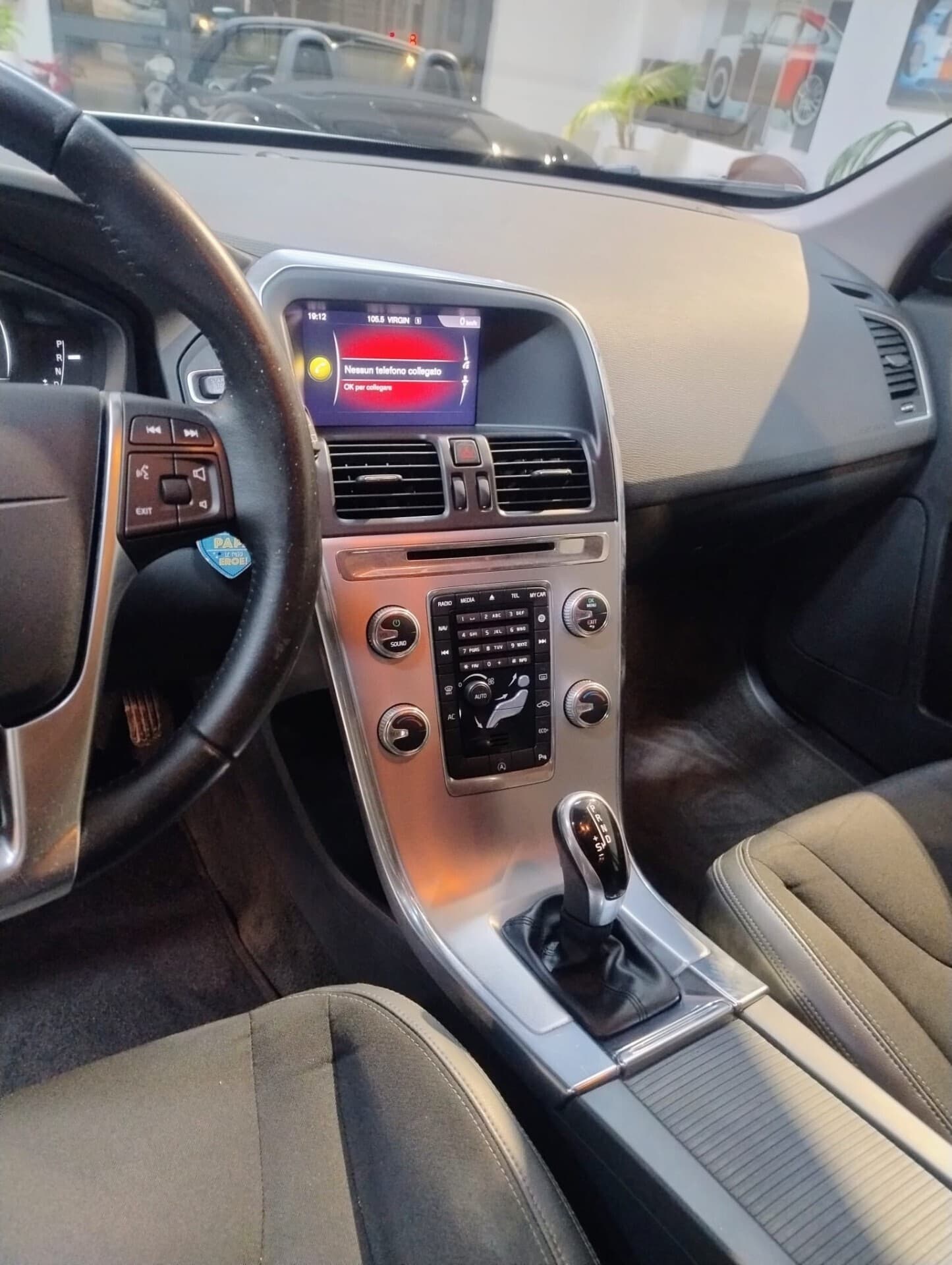 Volvo XC 60 XC60 D3 Geartronic Business 2017 usata a Cagliari — Car Max