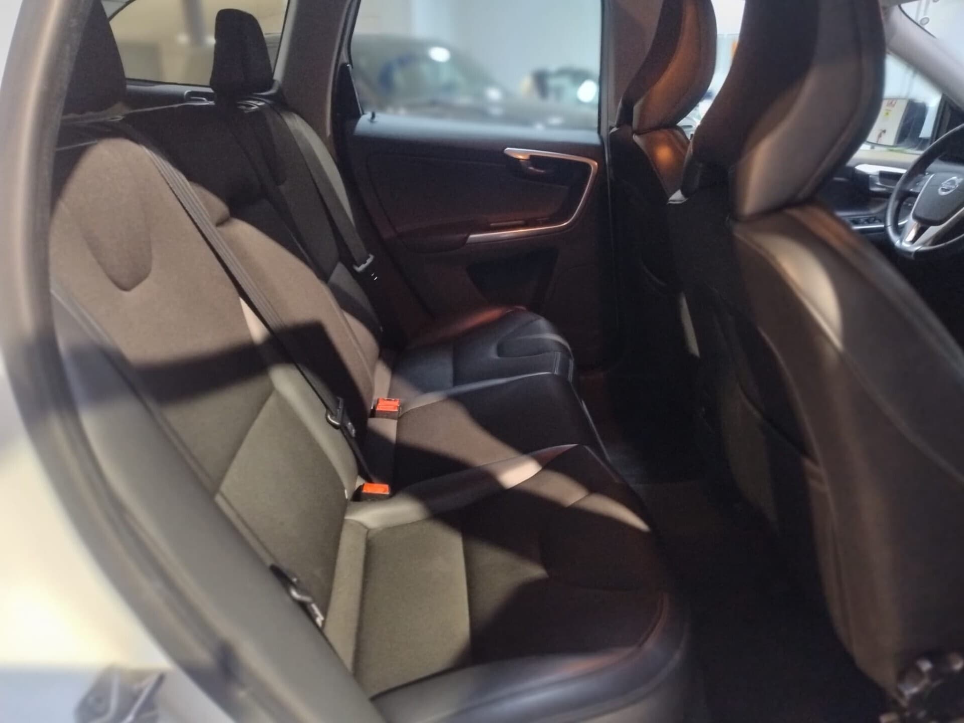 Volvo XC 60 XC60 D3 Geartronic Business 2017 usata a Cagliari — Car Max