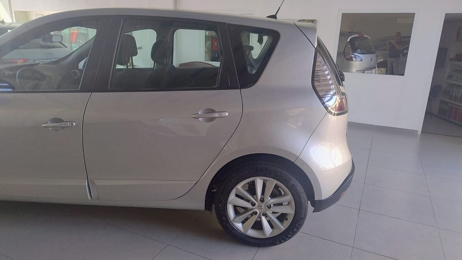 Renault Scenic Scénic XMod 1.5 dCi 110CV Limited 2015 usata a Cagliari — Car Max