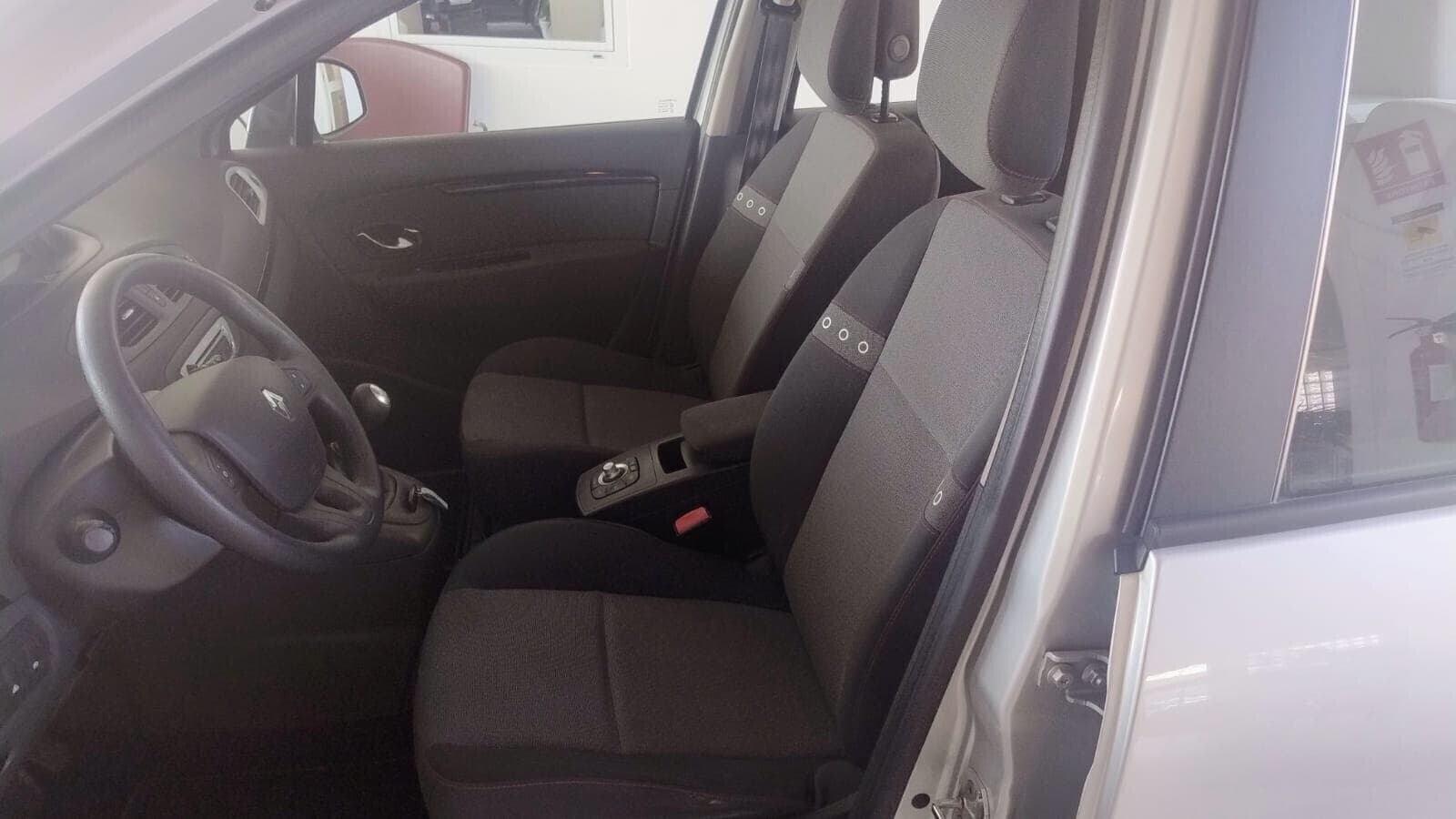 Renault Scenic Scénic XMod 1.5 dCi 110CV Limited 2015 usata a Cagliari — Car Max