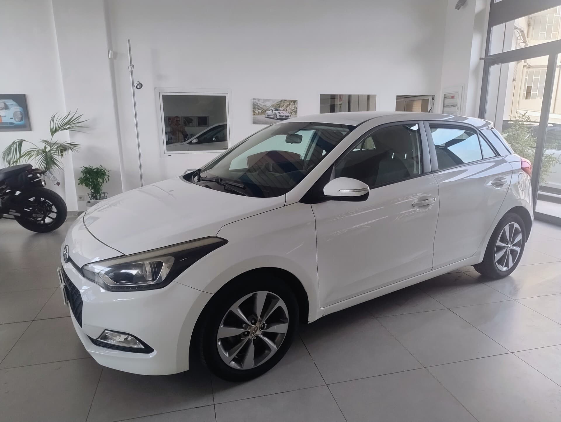 Hyundai i20 i20 1.2 5p. Active Login-berlina 2 volumi 2017 usata a Cagliari — Car Max