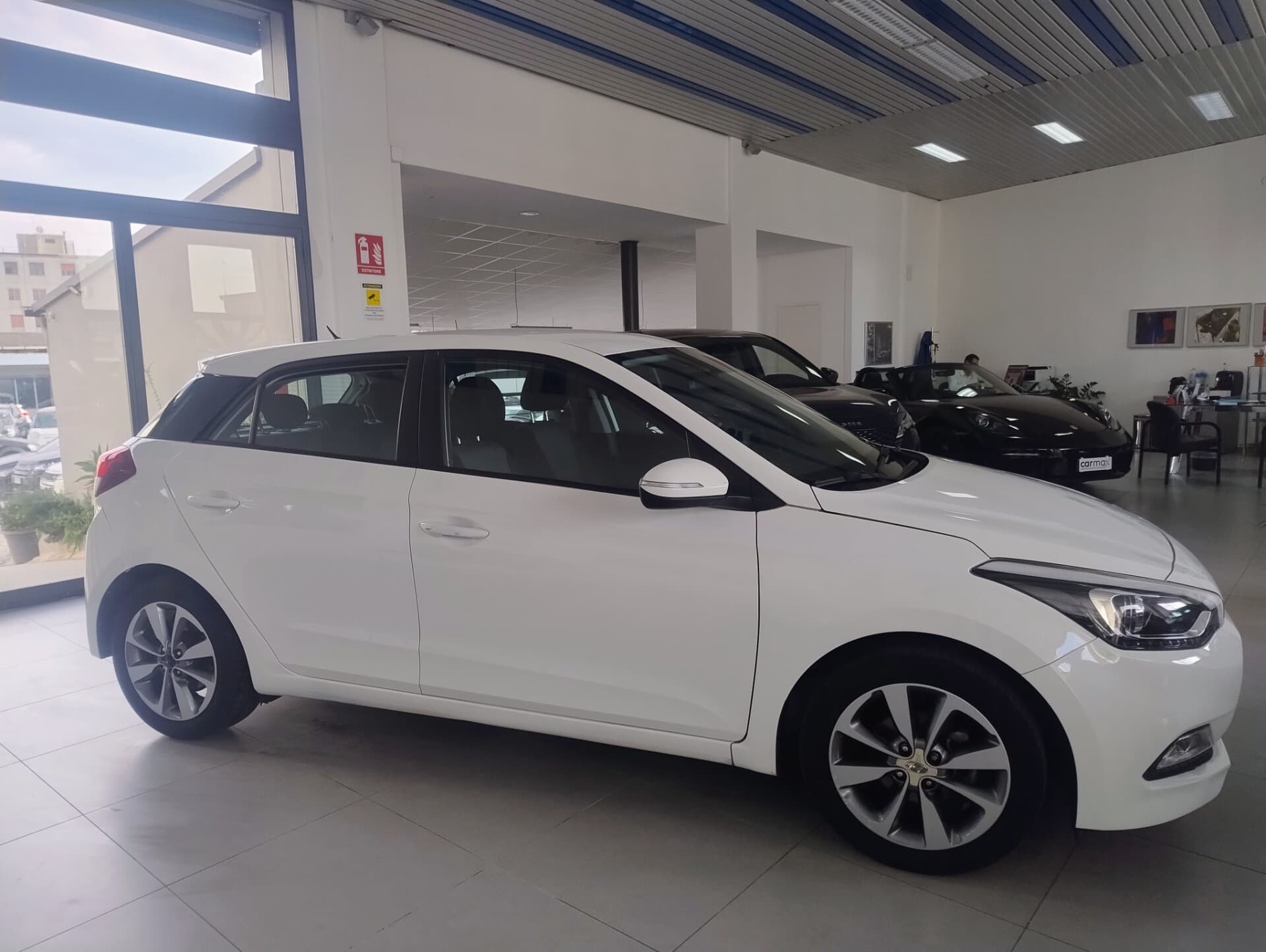 Hyundai i20 i20 1.2 5p. Active Login-berlina 2 volumi 2017 usata a Cagliari — Car Max